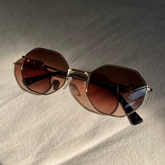 VALENTINO V Logo Octagonal Brown Gradient Glasses w/ Original box, cloth, case - Picture 2 of 6